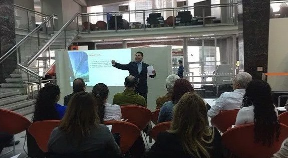 Itaú avanza en educación financiera con programa “Asesoría de Negocio para Pymes”